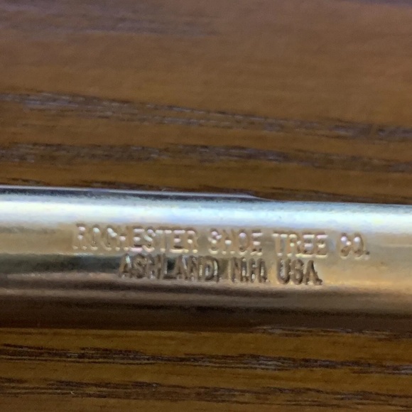 Vintage cedar, shoehorns, great condition adjust smoothly - Picture 9 of 10